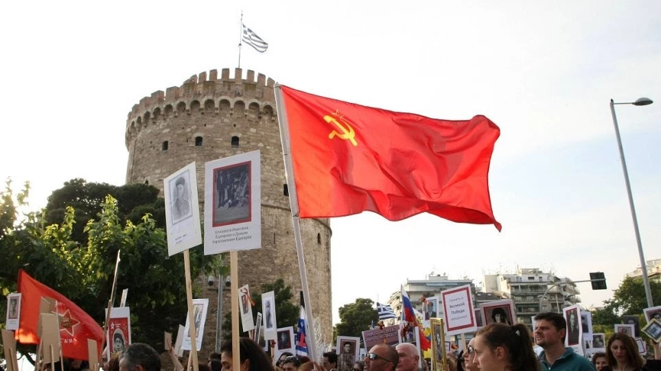 Το «Αθάνατο Τάγμα» παρελαύνει στη Θεσσαλονίκη για την επέτειο της νίκης στο ναζισμό